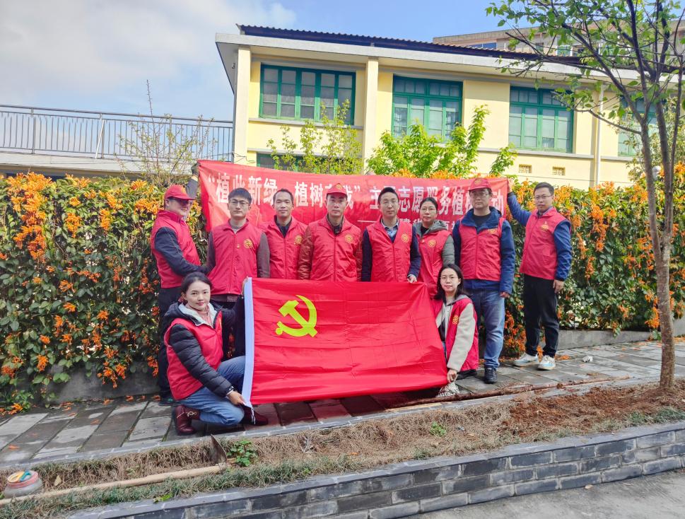 植树1.jpg 植树1.jpg
